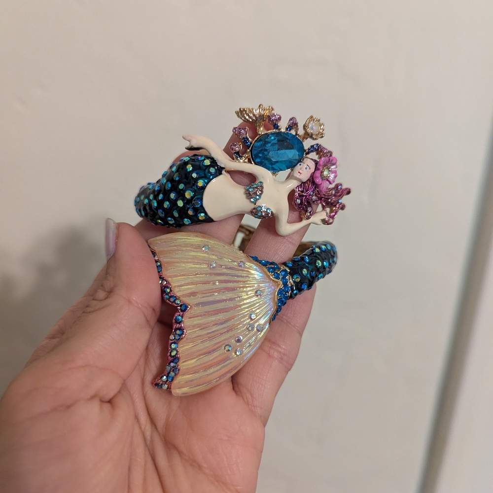 Betsey Johnson Blue and Pink Mermaid Bracelet - Picture 3 of 4